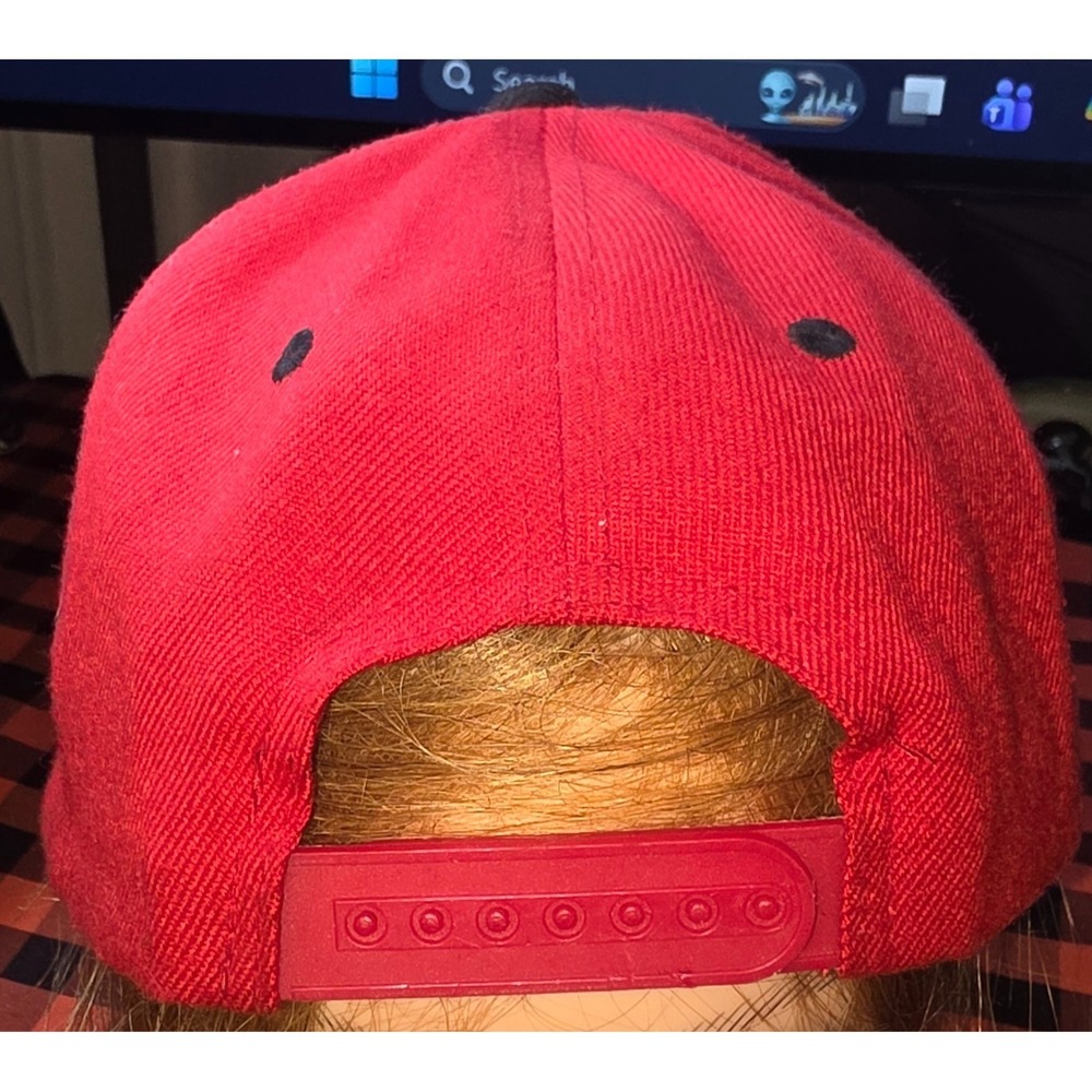 SIX FLAGS Harley Quinn Snapback Hat Red Embroidered Adjustable Cap - Picture 2 of 3
